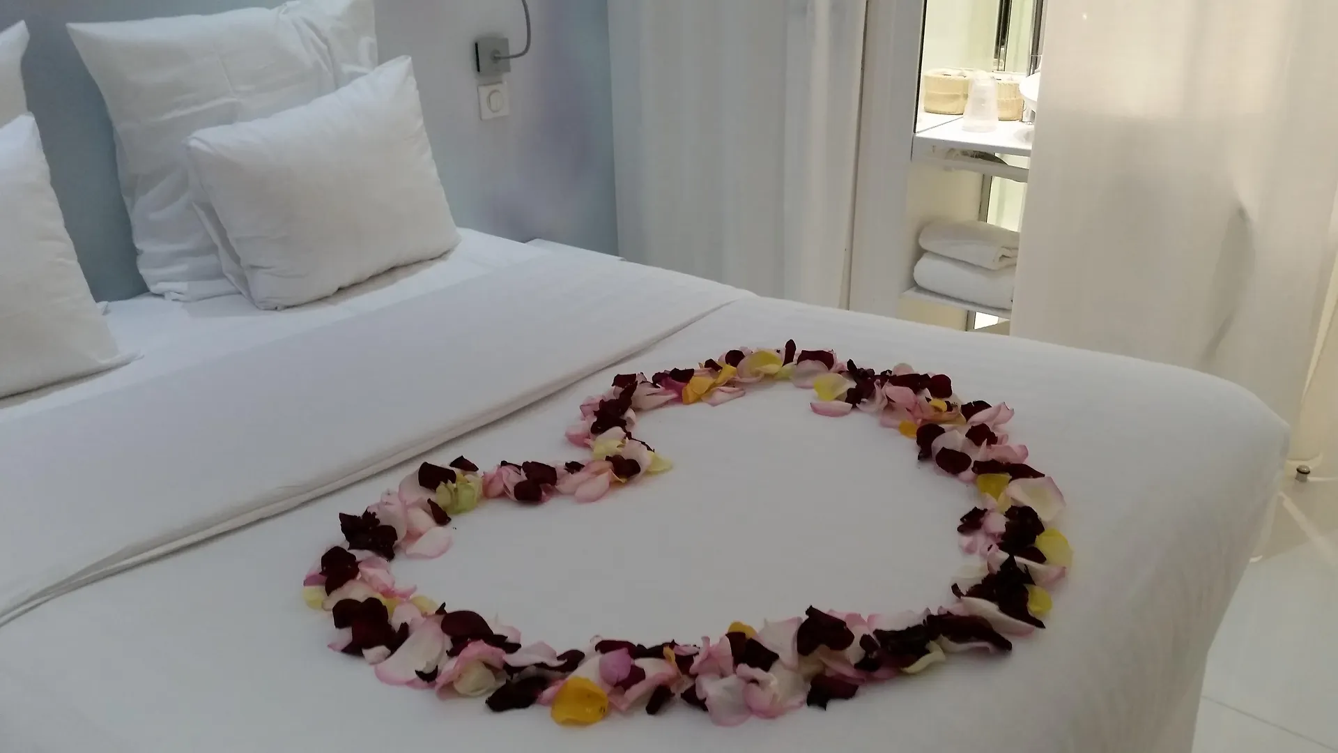 ***  Blc Design Hotel Paris France