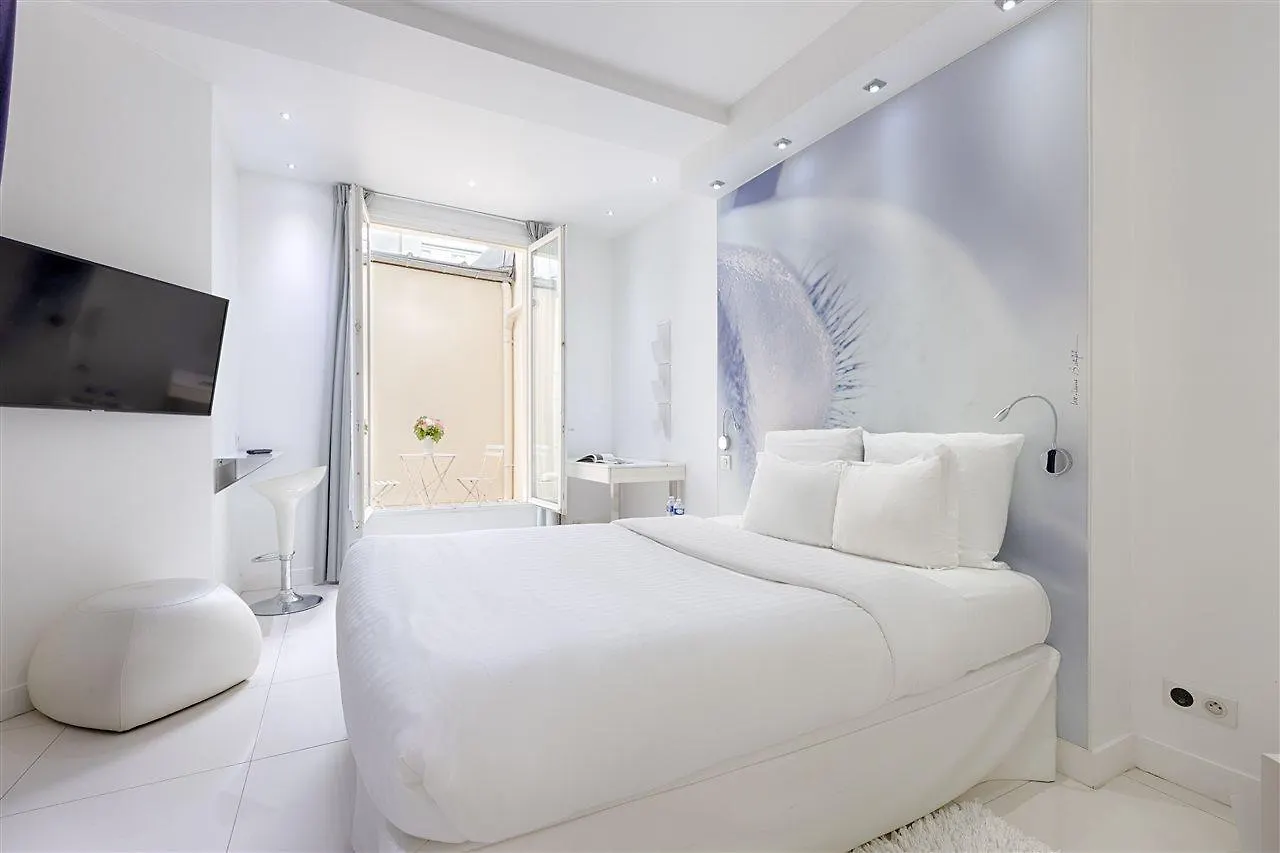 Blc Design Hotel Paris 3*,